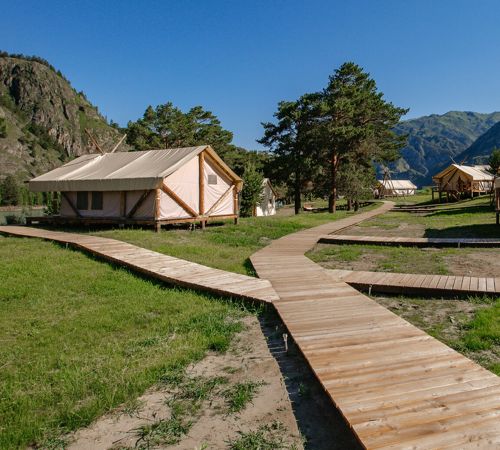 Glamping & Eco-Resorts